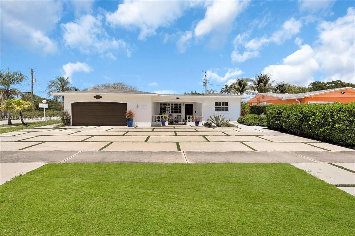 Foto principal - 7533 Johnson St
