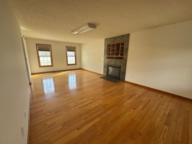 Foto del edificio - 2047 Parkside Dr