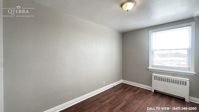 Photo du bâtiment - 1007 Adelaide St N