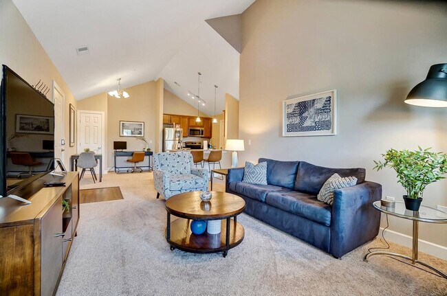 Building Photo - 740 Zumstein Ln