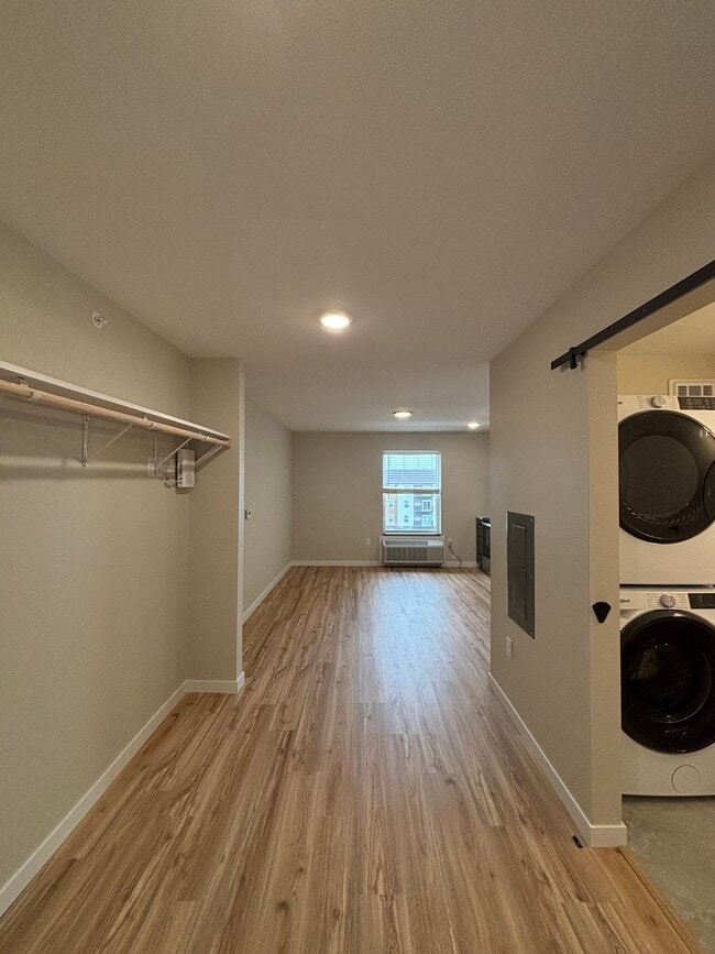 Building Photo - Hillside Apartments