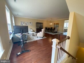 Building Photo - 303 Admirals Way