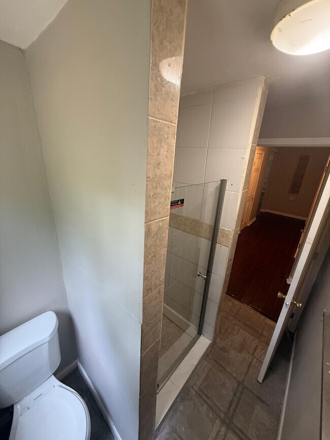 Foto del edificio - 8120 Gardner Ln