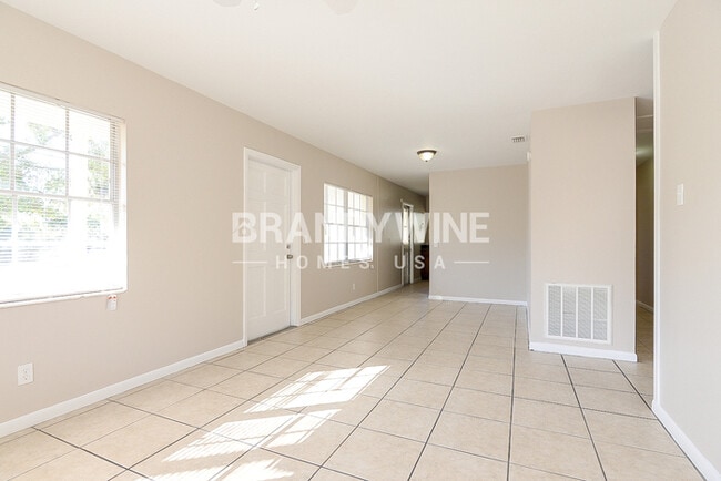Foto del edificio - 4301 W Bay Ave