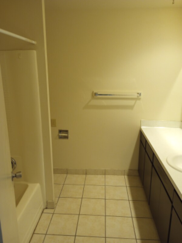 Building Photo - 703 N Tweedt St