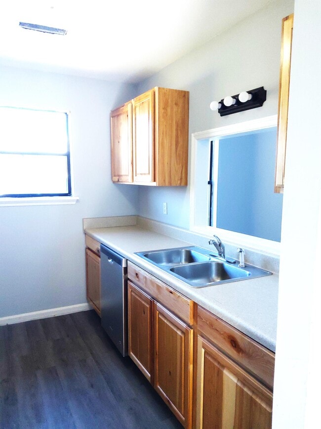 Photo - 5205b Marseilles Dr House