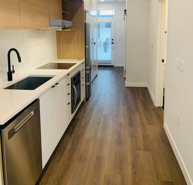 Rent Ready Modern Apartment in Denver's Ci... Condo for Rent in