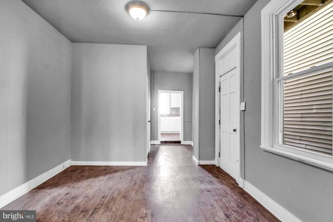Building Photo - Coming Soon - Spacious 3 Bedroom 1.5 Bath ...