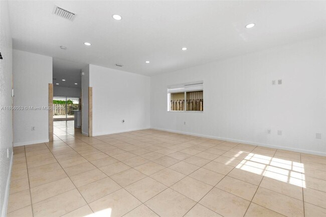 Foto del edificio - 18348 SW 139th Pl