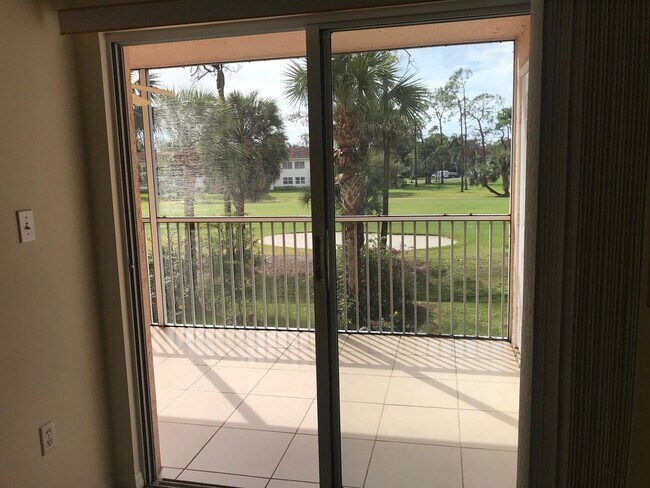 Foto del edificio - Quail Forest Condo For Rent - Awesome view of the Golf Course!