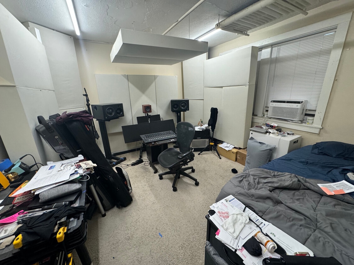 Photo - 19 Peterborough St. Unit A