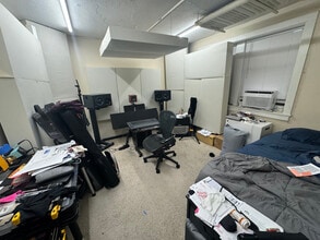 Building Photo - 19 Peterborough St