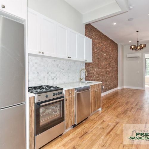 Foto principal - 230 Schaefer St