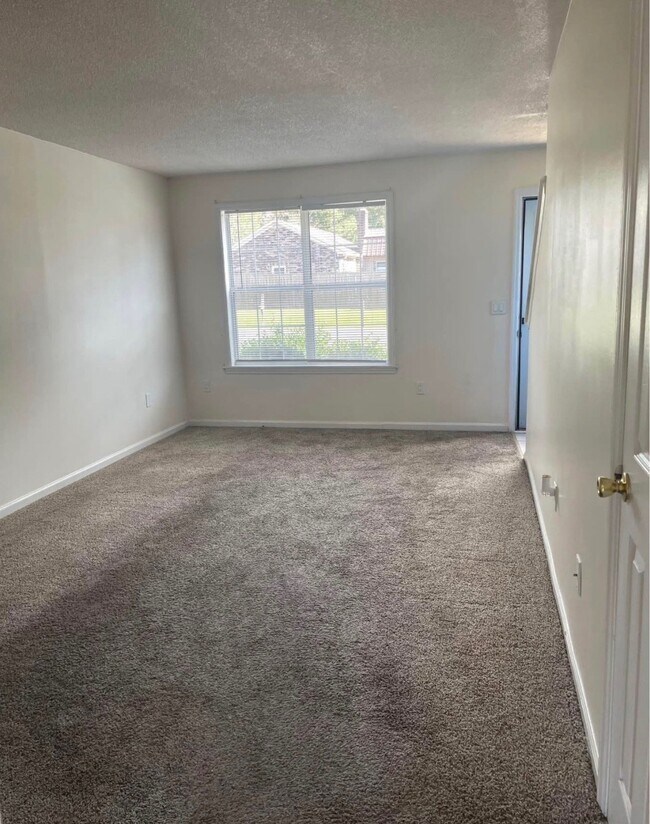 Foto del edificio - 107 Hickory Ln