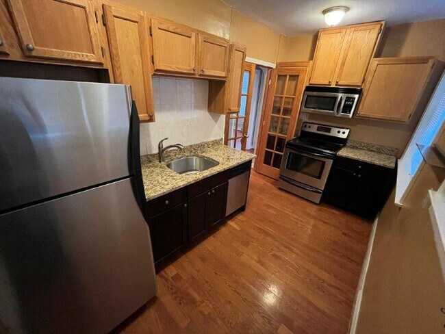 Foto del edificio - 2838 W Addison St