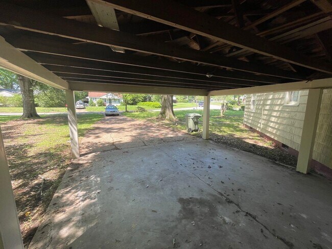 Building Photo - 4827 Spottswood Ave