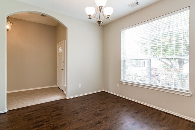 Foto del edificio - 6731 Topsfield Point Dr