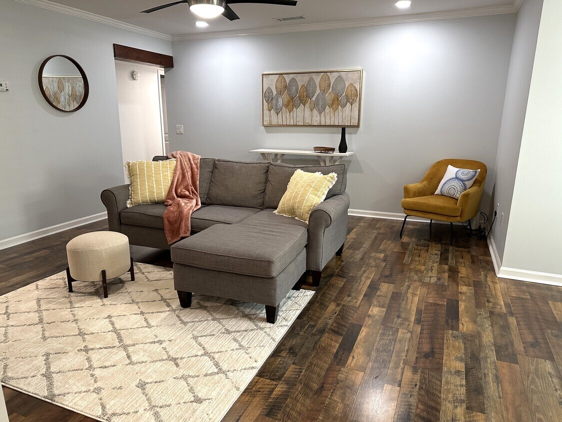 Foto principal - 2912 Saint Johns Ave