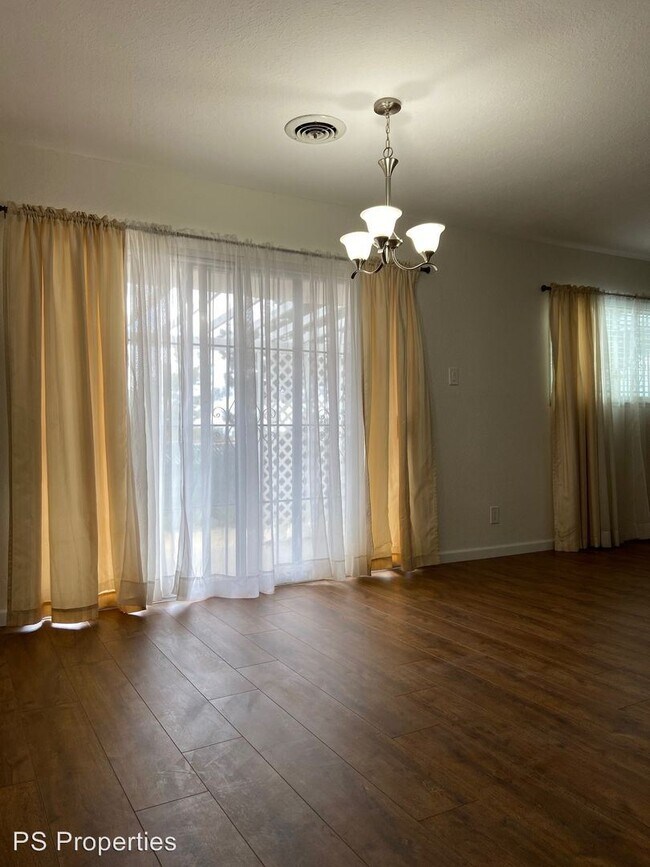 Foto del edificio - 13417 Mountain View Ave NE
