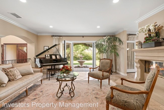 Foto del edificio - 5 br, 5.5 bath House - 840 Rodeo Rd