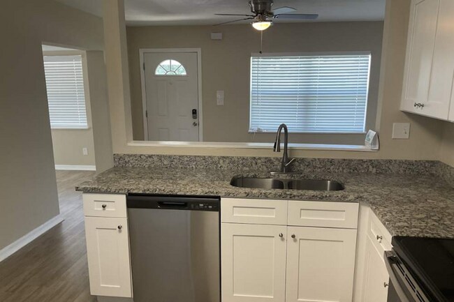 Foto del edificio - 27296 Sunnybrook Rd