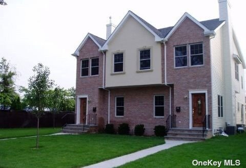 Primary Photo - 1 W Owen St