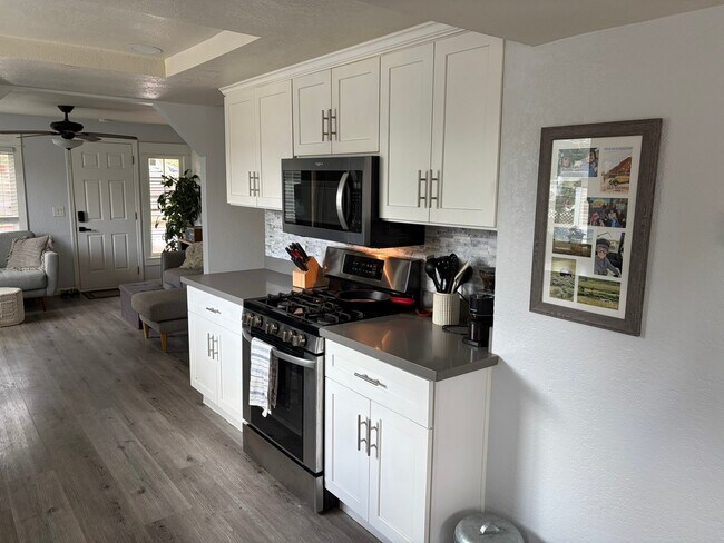 Foto del edificio - 2320 Saxon St