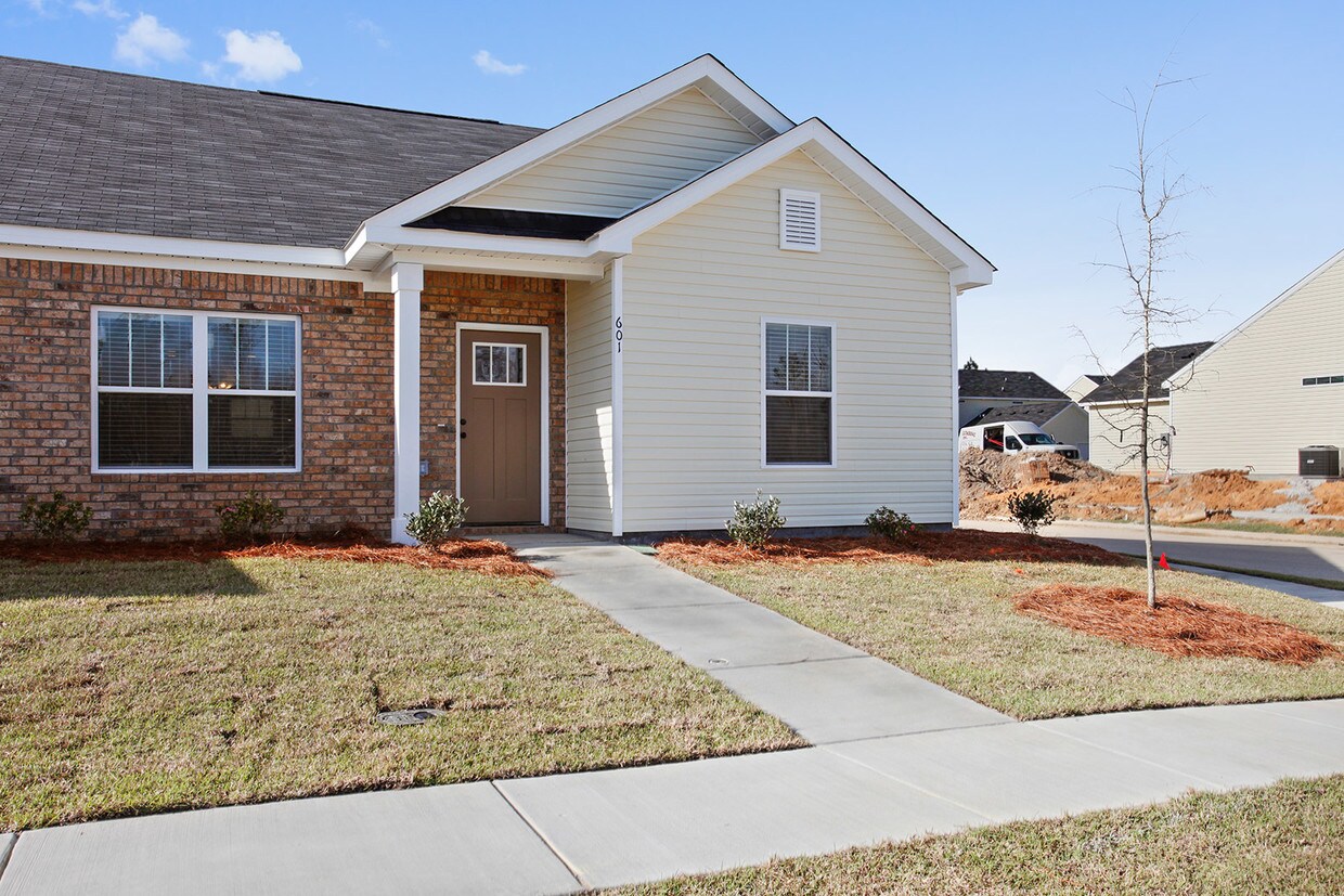 501 Potter Stone Square, Pooler, GA 31322 Townhome Rentals in Pooler GA
