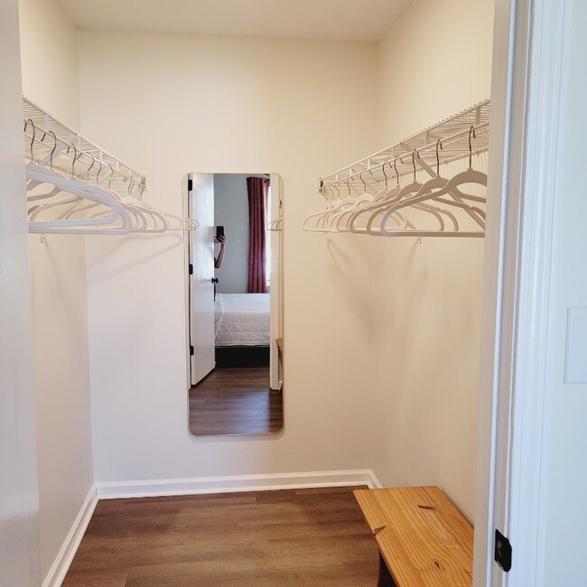 Building Photo - 253 White Oak Rd