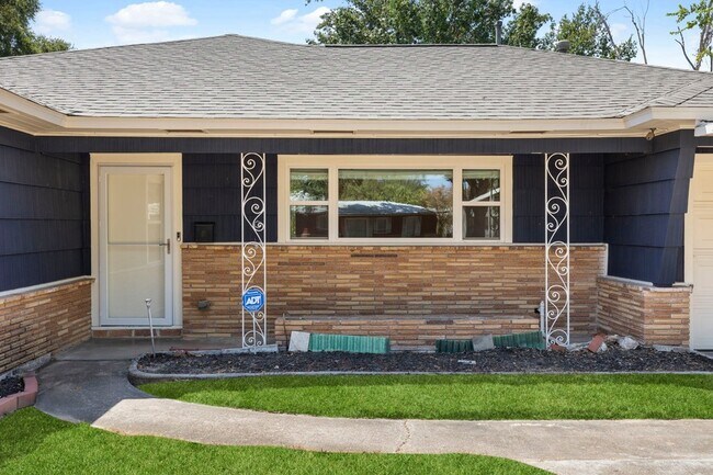 Foto del edificio - 1802 Turnpike Rd