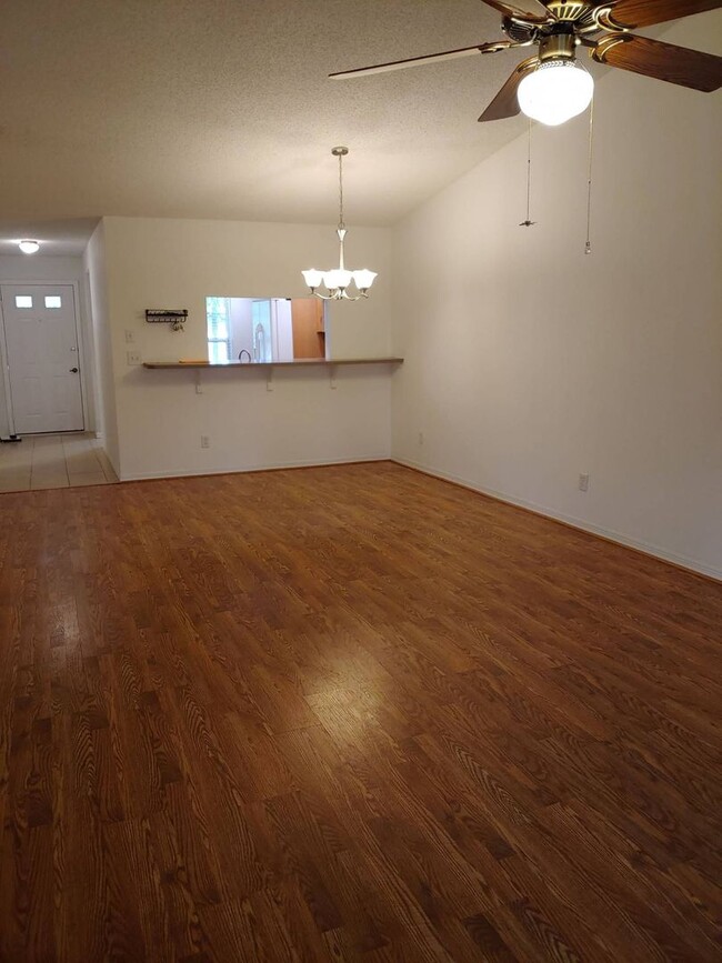 Building Photo - Beautiful 2 bedroom 2 bathroom condo for rent in Dunedin - Heather Ridge North 55+ community!