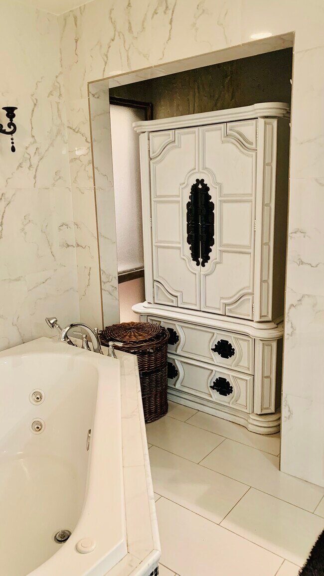 Foto del edificio - 2828 N 61st Pl