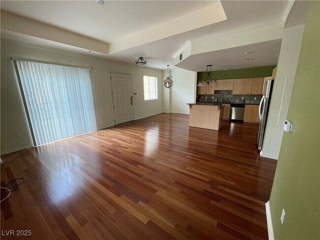 Foto del edificio - 2405 W Serene Ave