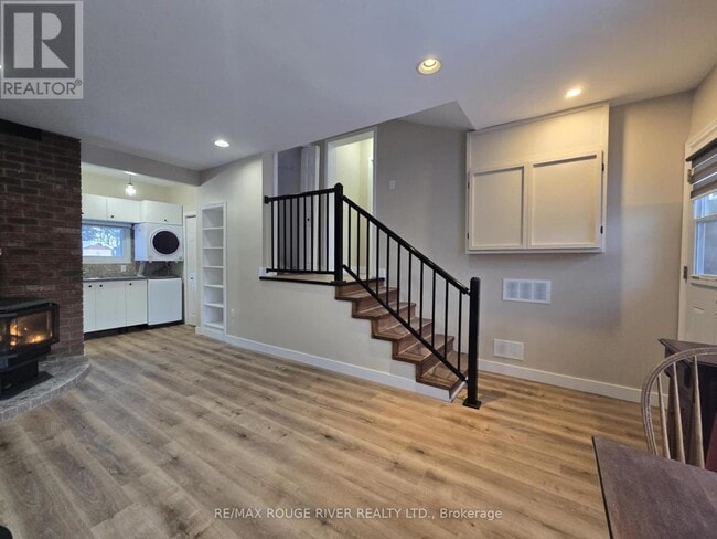 Building Photo - 371 Percy Boom Rd