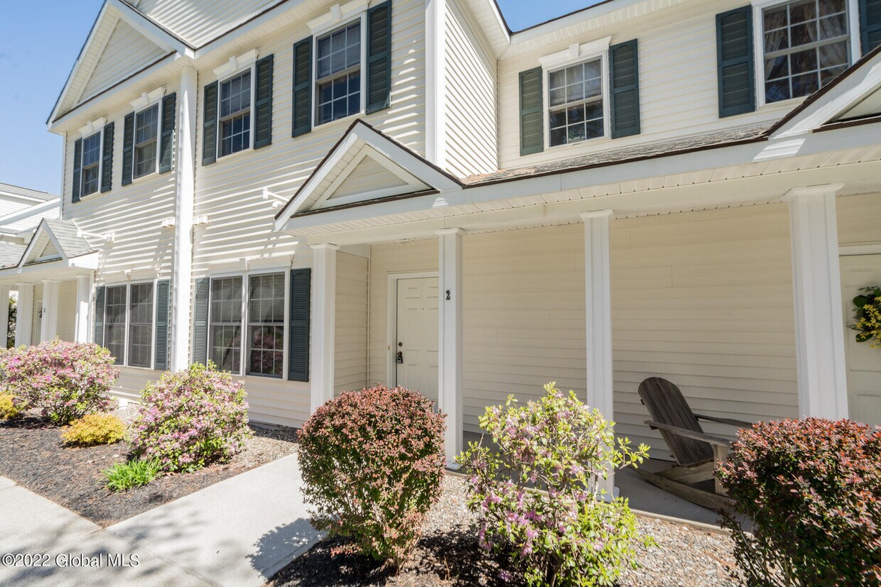 Foto principal - 326 Ballston Ave