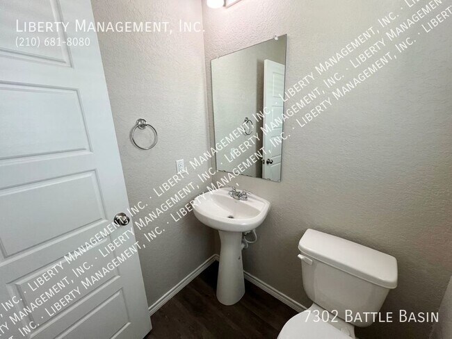 Building Photo - 4 Bed 2.5 Bath 2125 sq ft Home on a Cul-de...