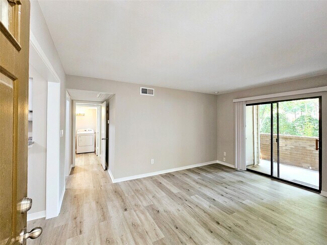 Foto del edificio - 3500 Tangle Brush Dr