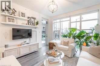 Building Photo - 10 Concord Pl