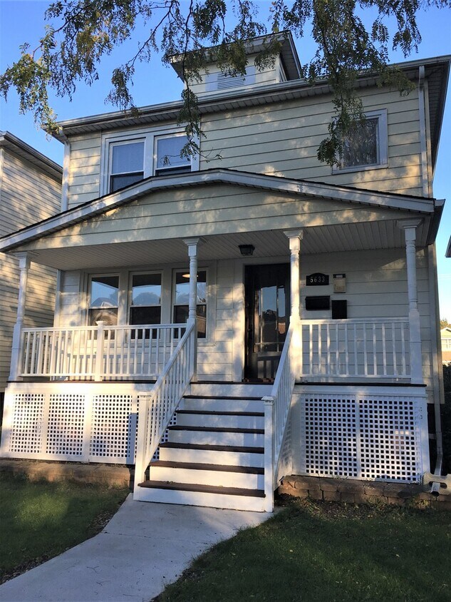 Primary Photo - 5633 N Meade Ave