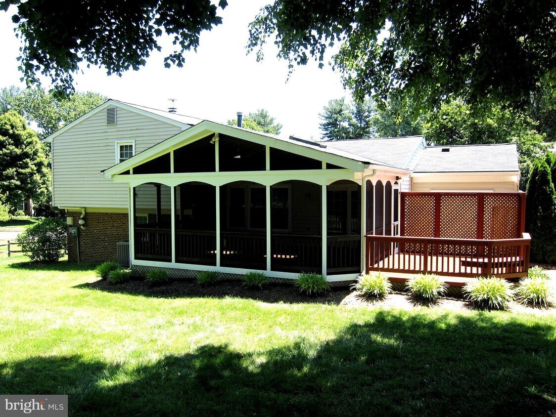 Primary Photo - 1834 Clachan Ct