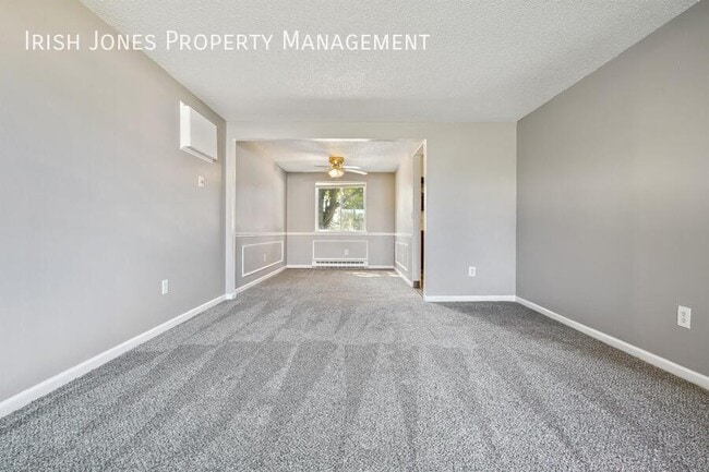 Building Photo - 5700 Glendale Dr