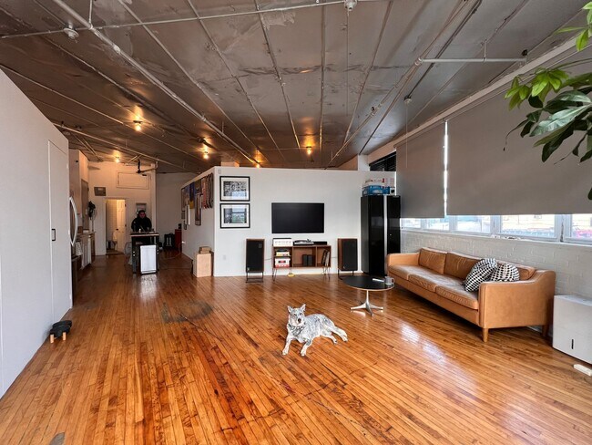 Foto del edificio - 1087 Flushing Ave