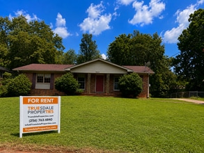 Building Photo - 3214 Lewisburg Dr NW