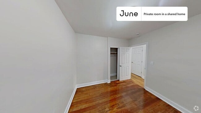 Building Photo - Private bedroom in 4 bed/1 bath Home