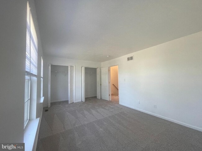 Foto del edificio - 405 Chatham Square