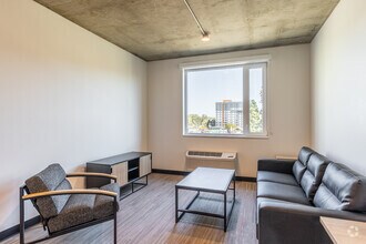 4BR, 4BA - 1298SF - Union on Broadway