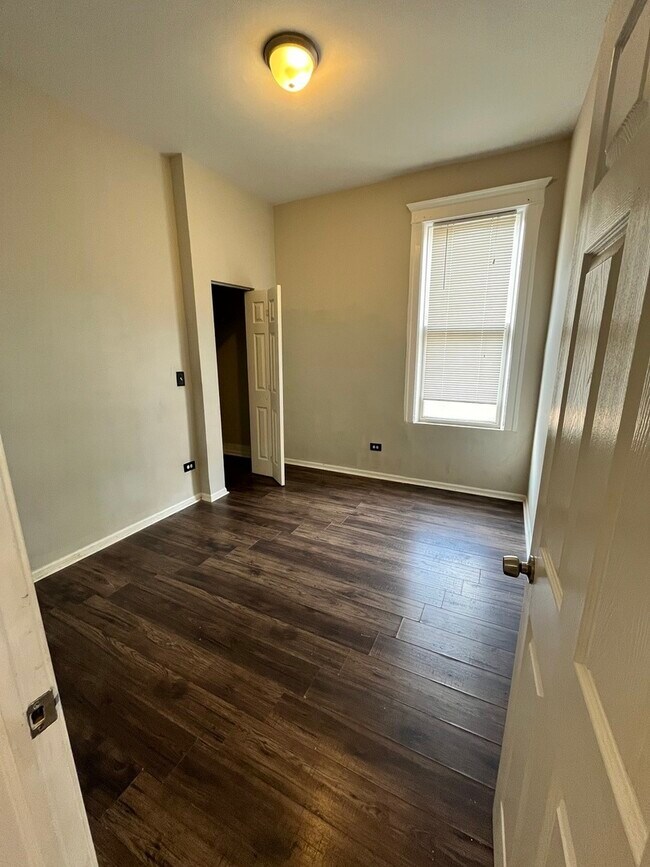 Foto del edificio - 847 E 65th St