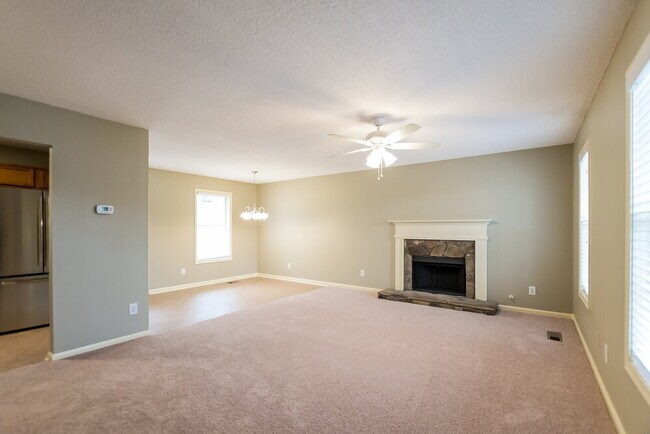 Foto del edificio - 414 Ivy Crest Dr