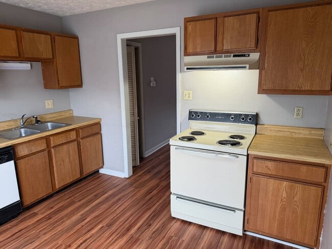 Building Photo - 2139 Dougs Way