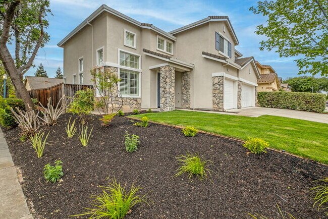 Building Photo - 34480 Valley Oaks Loop